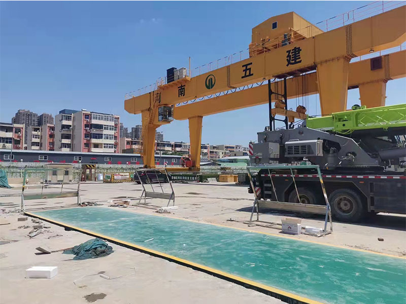 鄭州市地鐵六號(hào)線(xiàn)（秦嶺路）